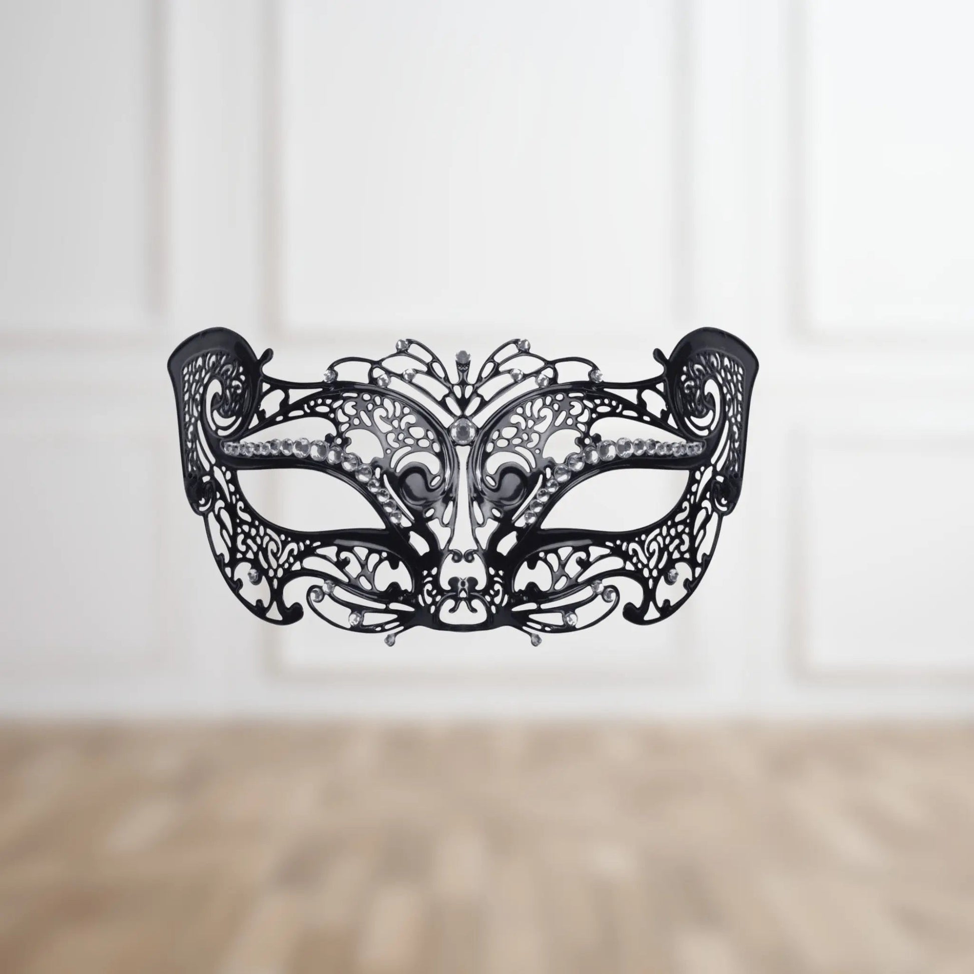 Filigree Cat Mask with Stone – Elegant Metal Masquerade Accessory